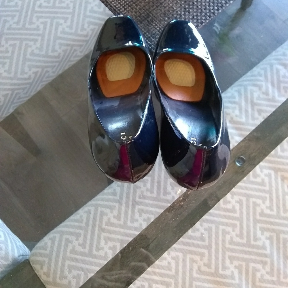 Gucci Heels - Picture 4 of 5